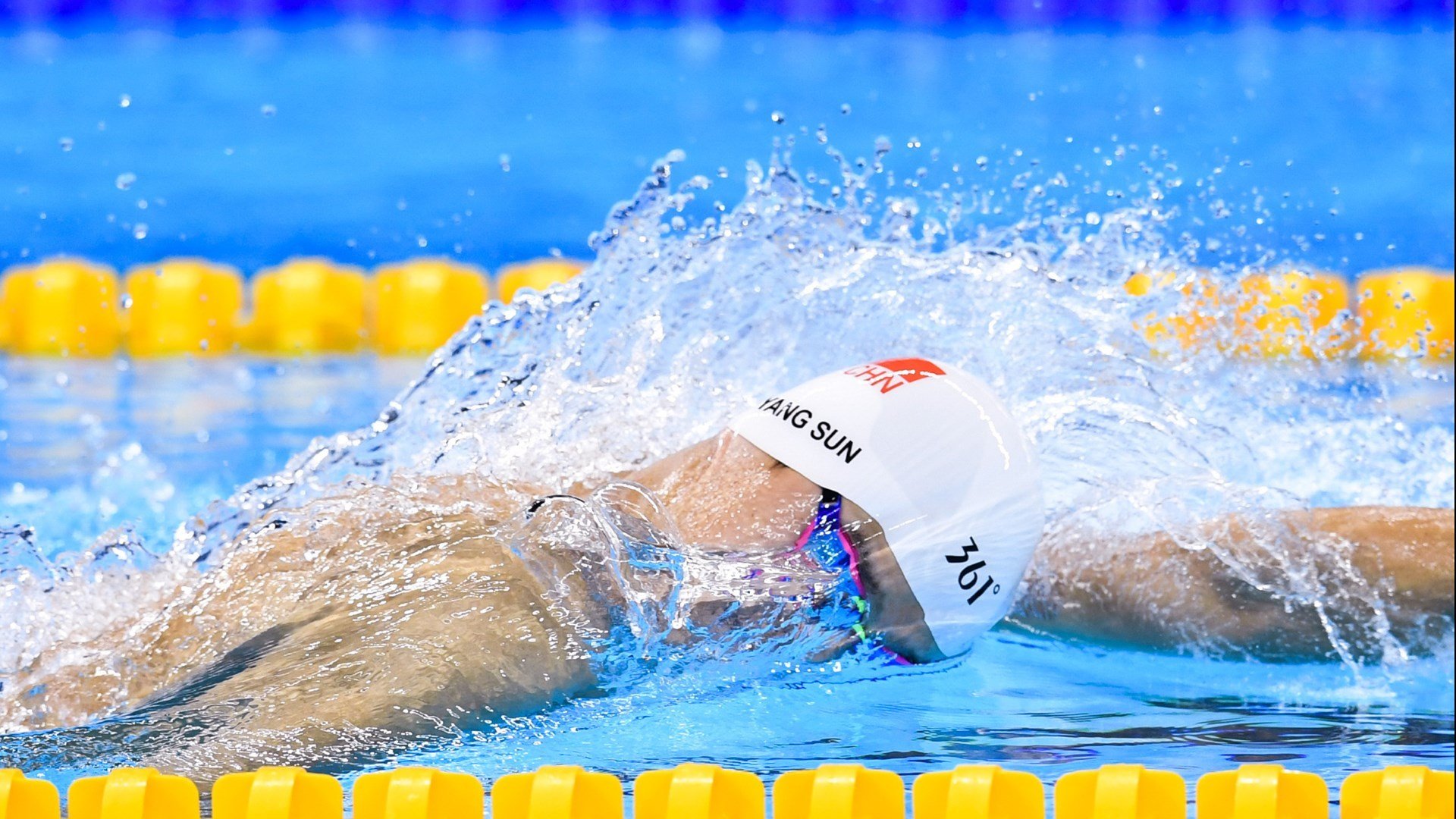 卡拉斯科点燃诺坎普，巴萨完胜勒沃库森，一场定义红蓝新生的比赛